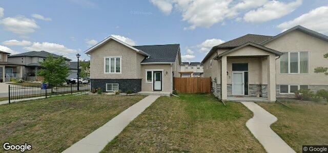 Larawan ng 3 Burrowing Owl Cove sa Winnipeg, Manitoba
