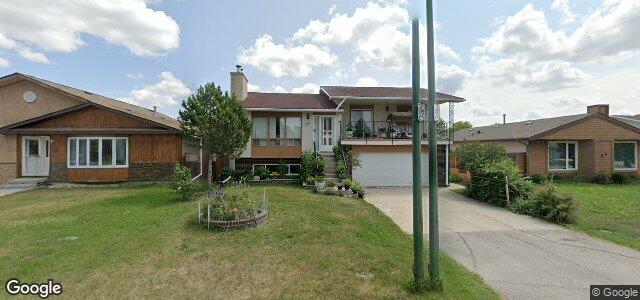 30 Valewood Crescent（加拿大曼尼托巴省温尼伯市）房屋照片