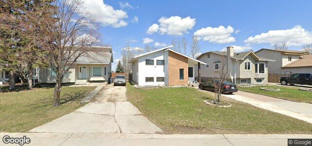 114 Charbonneau Crescent（加拿大曼尼托巴省温尼伯市）房屋照片