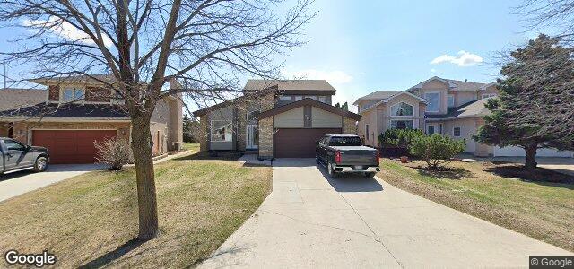 121 Surfside Crescent（加拿大曼尼托巴省温尼伯市）房屋照片