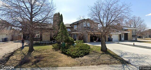 135 Charbonneau Crescent（加拿大曼尼托巴省温尼伯市）房屋照片