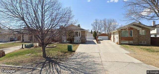 15 Charbonneau Crescent（加拿大曼尼托巴省温尼伯市）房屋照片