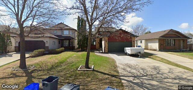 16 Peres Oblats Drive（加拿大曼尼托巴省温尼伯市）房屋照片