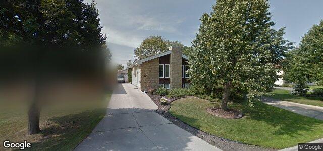 218 Charbonneau Crescent（加拿大曼尼托巴省温尼伯市）房屋照片