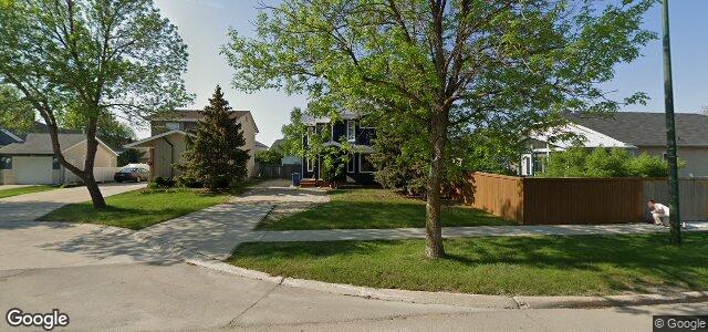 Photo of 230 Island Lakes Drive in Winnipeg, Manitoba