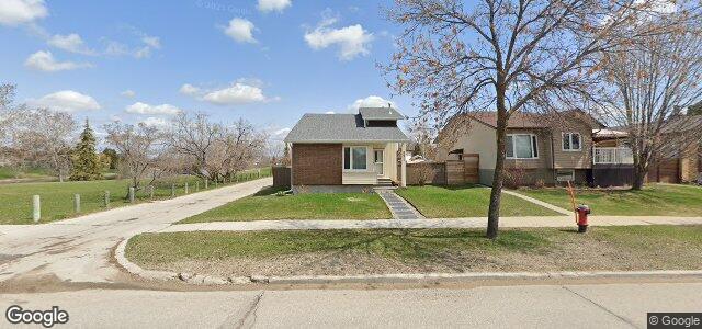 Photo of 271 Island Shore Boulevard in Winnipeg, Manitoba