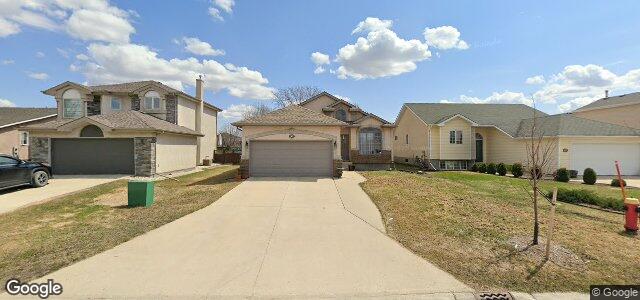 32 Camirant Crescent（加拿大曼尼托巴省温尼伯市）房屋照片