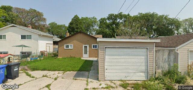 Photo of 376 Kilbride Avenue in Winnipeg, Manitoba