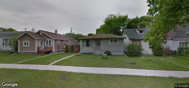 Larawan ng 380 Seven Oaks Avenue sa Winnipeg, Manitoba