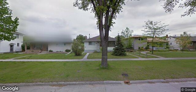 Photo of 421 Burrin Avenue in Winnipeg, Manitoba