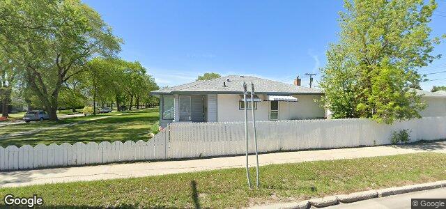 Photo of 469 Burrin Avenue in Winnipeg, Manitoba