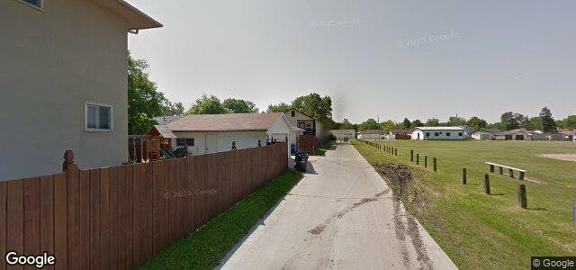 138 Thom Avenue E（加拿大曼尼托巴省温尼伯市）房屋照片