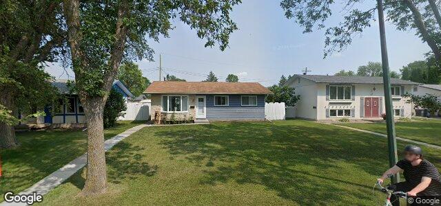 Photo of 15 Paulley Drive in Winnipeg, Manitoba
