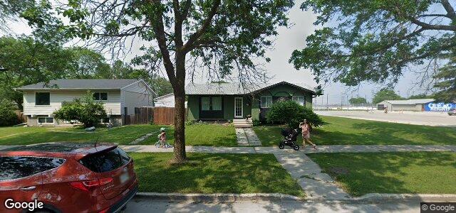 Photo of 347 Dowling Avenue E in Winnipeg, Manitoba