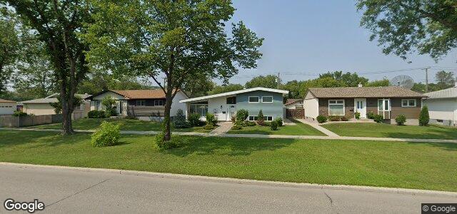 Photo of 505 Kildare Avenue E in Winnipeg, Manitoba