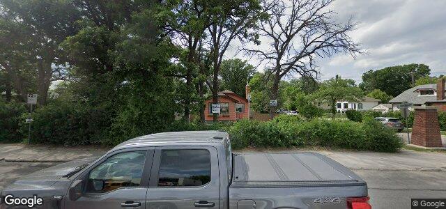 830 Henderson Highway（加拿大曼尼托巴省温尼伯市）房屋照片