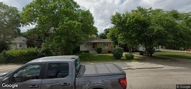 838 Henderson Highway（加拿大曼尼托巴省温尼伯市）房屋照片