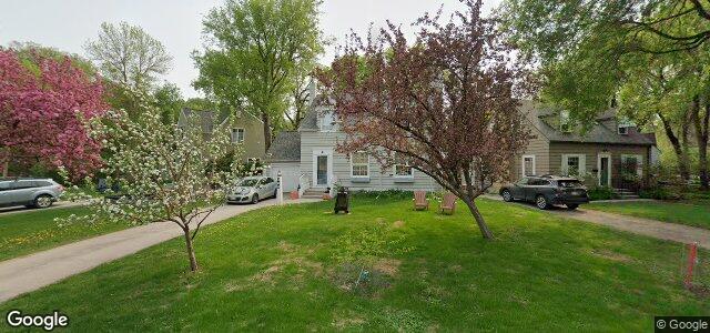 Photo of 388 Kingston Crescent in Winnipeg, Manitoba