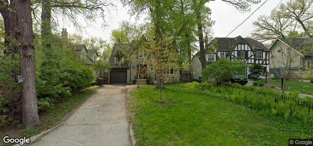 Photo of 469 Kingston Crescent in Winnipeg, Manitoba