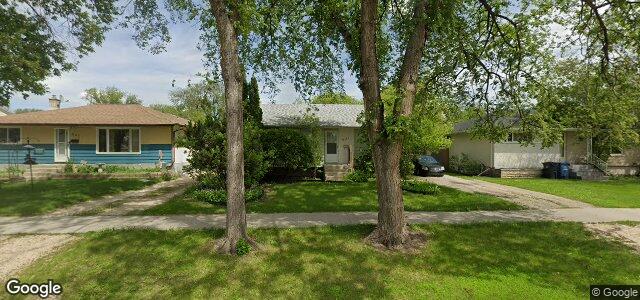 421 Golf Boulevard（加拿大曼尼托巴省温尼伯市）房屋照片