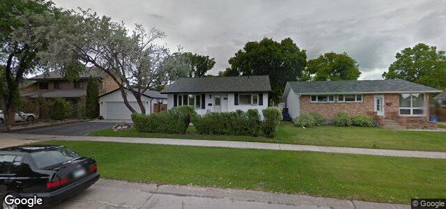 Photo of 504 Greenacre Boulevard in Winnipeg, Manitoba