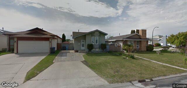 102 Dobrinsky Drive（加拿大曼尼托巴省温尼伯市）房屋照片