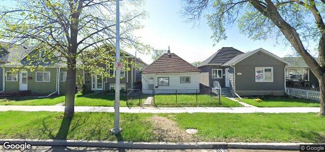 Larawan ng 486 Brandon Avenue sa Winnipeg, Manitoba