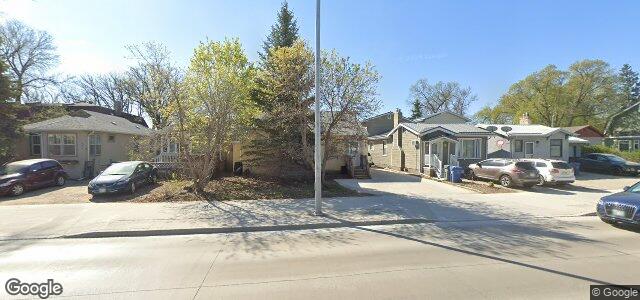 Photo of 814 Jubilee Avenue in Winnipeg, Manitoba