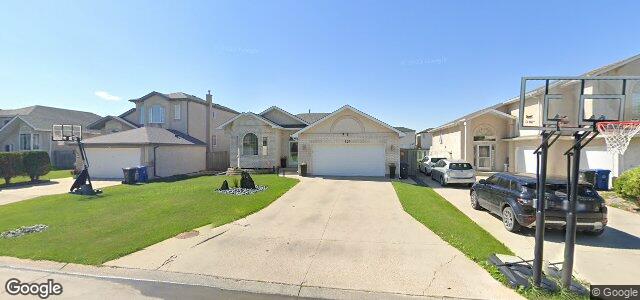 124 Foxwarren Drive（加拿大曼尼托巴省温尼伯市）房屋照片