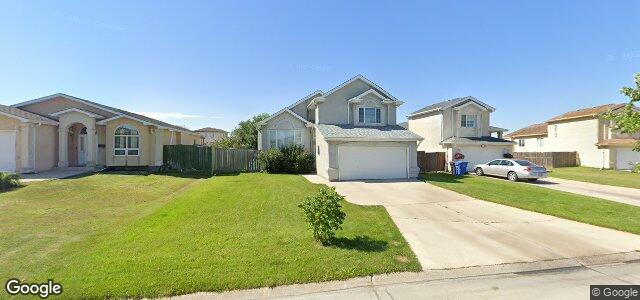 Photo of 136 Foxwarren Drive in Winnipeg, Manitoba