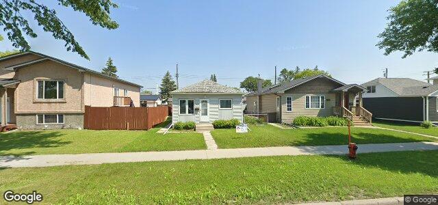 Larawan ng 211 Templeton Avenue sa Winnipeg, Manitoba