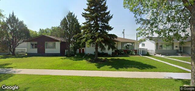 Photo of 380 Templeton Avenue in Winnipeg, Manitoba