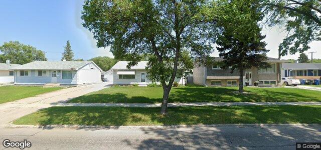 Photo of 395 Templeton Avenue in Winnipeg, Manitoba