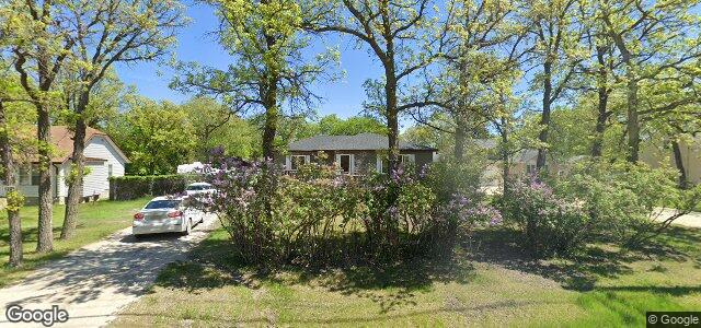 221 Oakdale Drive（加拿大曼尼托巴省温尼伯市）房屋照片