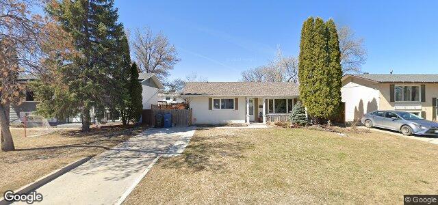 Photo of 15 Woodford Bay in Winnipeg, Manitoba