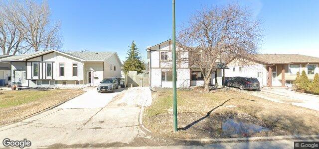 Photo of 215 Knightsbridge Drive in Winnipeg, Manitoba