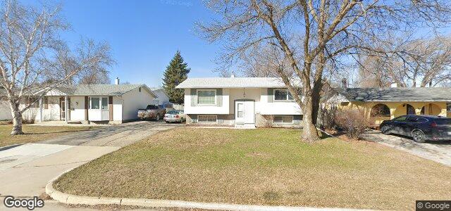 Photo of 23 Pembridge Bay in Winnipeg, Manitoba