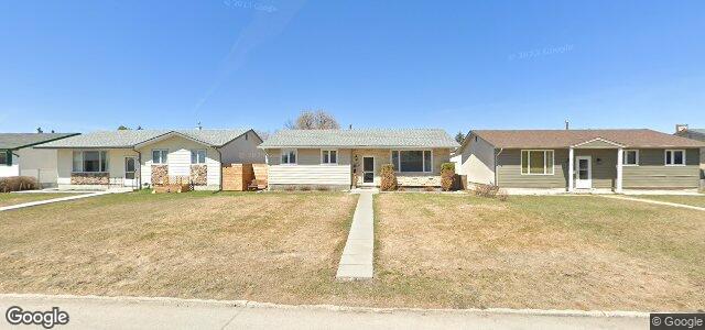 Photo of 511 Woodydell Avenue in Winnipeg, Manitoba