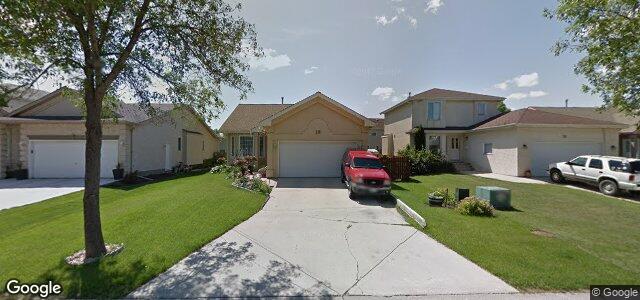 Photo of 16 Beachside Bay in Winnipeg, Manitoba