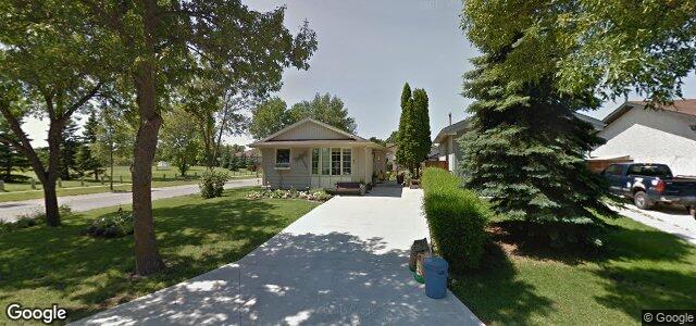 Larawan ng 2 Brookshire Street sa Winnipeg, Manitoba