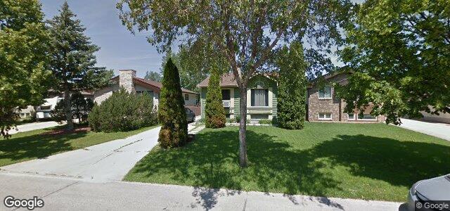 203 Lynn Lake Drive（加拿大曼尼托巴省温尼伯市）房屋照片