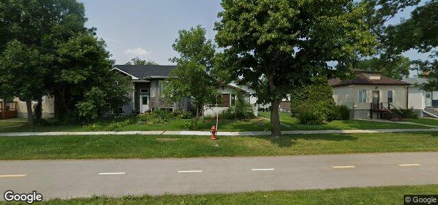 215 Pandora Avenue E（加拿大曼尼托巴省温尼伯市）房屋照片