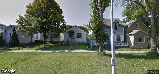 Photo of 222 Regent Avenue E in Winnipeg, Manitoba