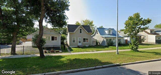 Photo of 410 Regent Avenue W in Winnipeg, Manitoba