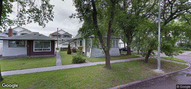 Photo of 452 Melrose Avenue W in Winnipeg, Manitoba