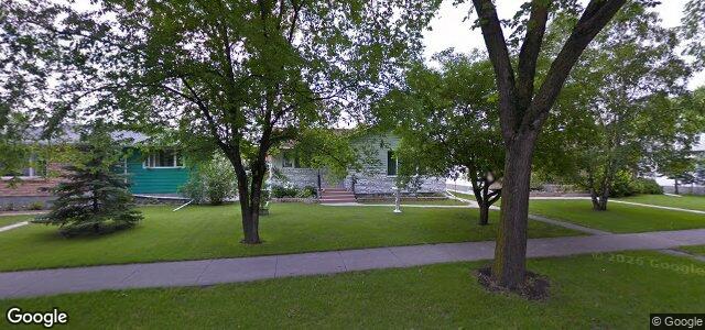 Photo of 607 Melrose Avenue W in Winnipeg, Manitoba