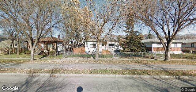Photo of 621 Pandora Avenue W in Winnipeg, Manitoba