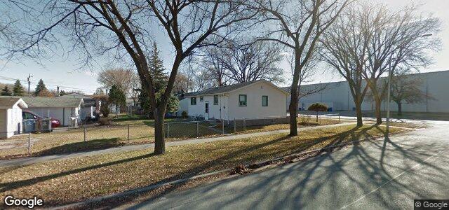 Photo of 631 Pandora Avenue W in Winnipeg, Manitoba