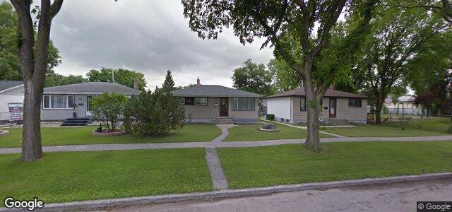 Photo of 716 Melrose Avenue W in Winnipeg, Manitoba