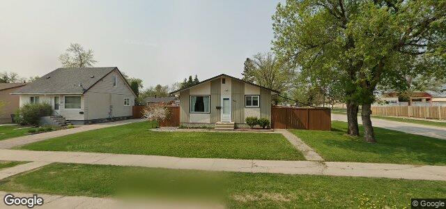 Larawan ng 105 Riel Avenue sa Winnipeg, Manitoba